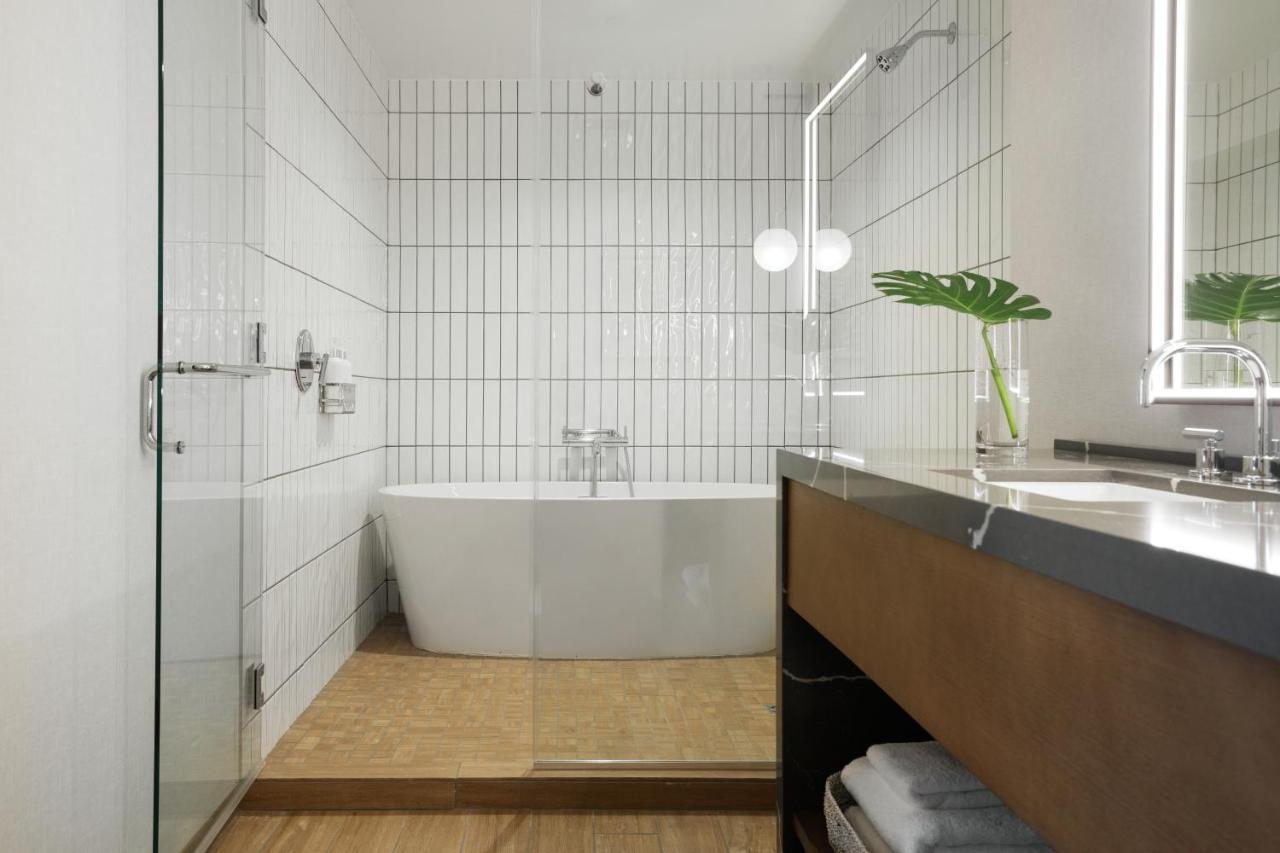 One-Bedroom Suite,1126186110:JPEG
