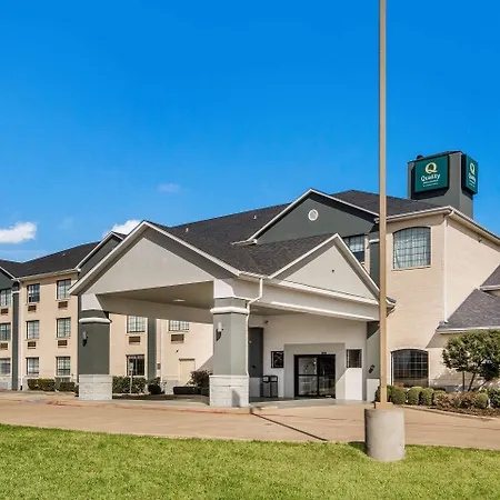 Quality Inn & Suites Fort Worth - Fossil Creek-3